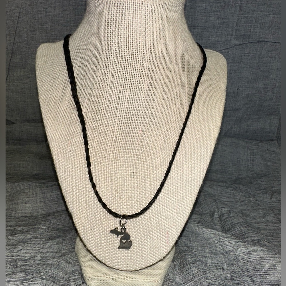 Chic Black Necklace with Silver Michigan Pendant